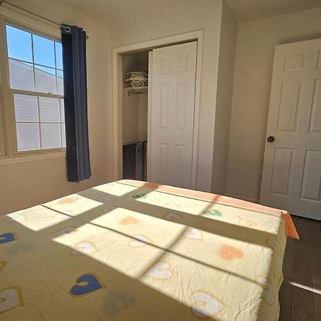 3 Bedroom Renovated Model House New York Bagian luar foto