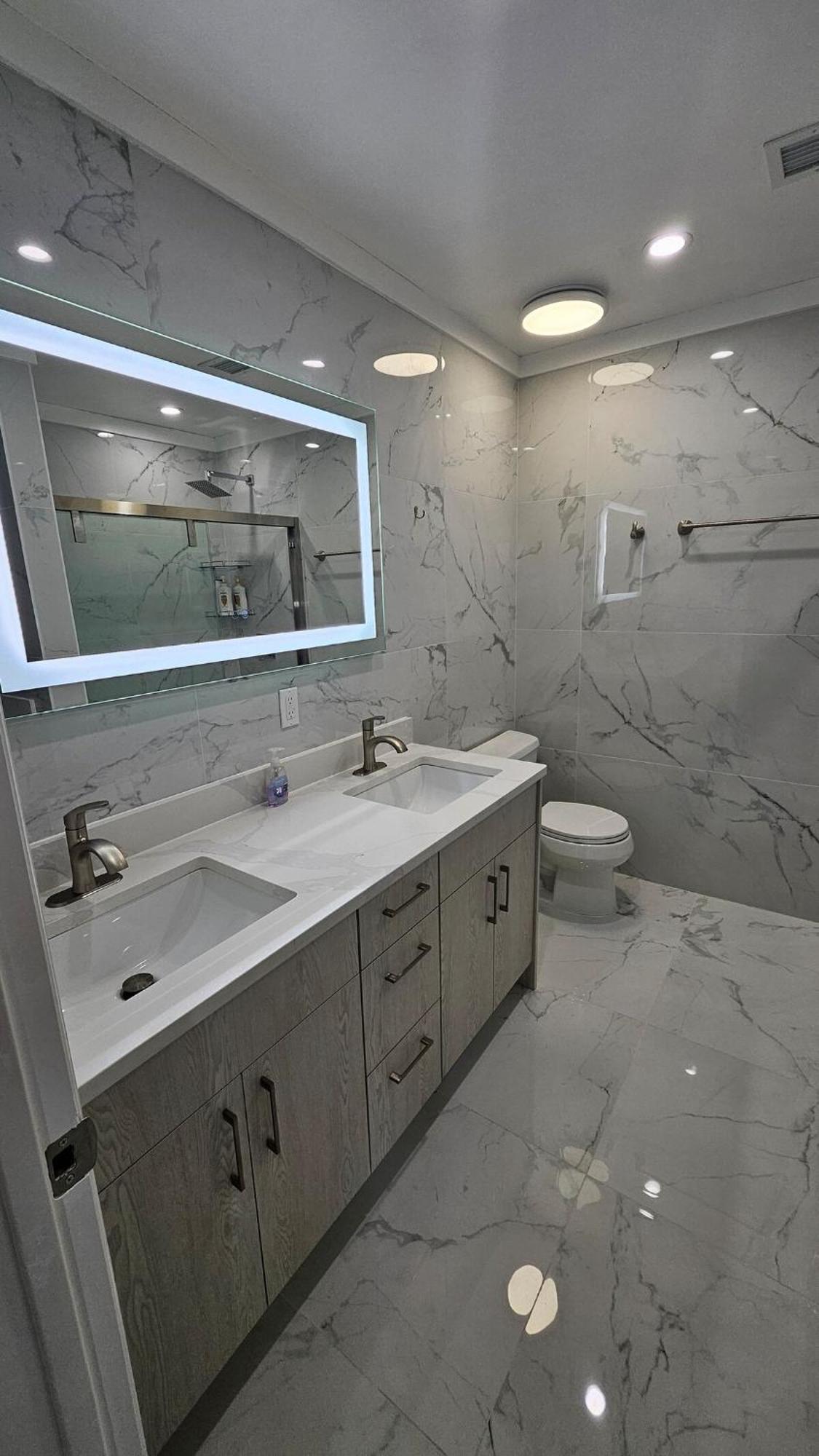 3 Bedroom Renovated Model House New York Bagian luar foto