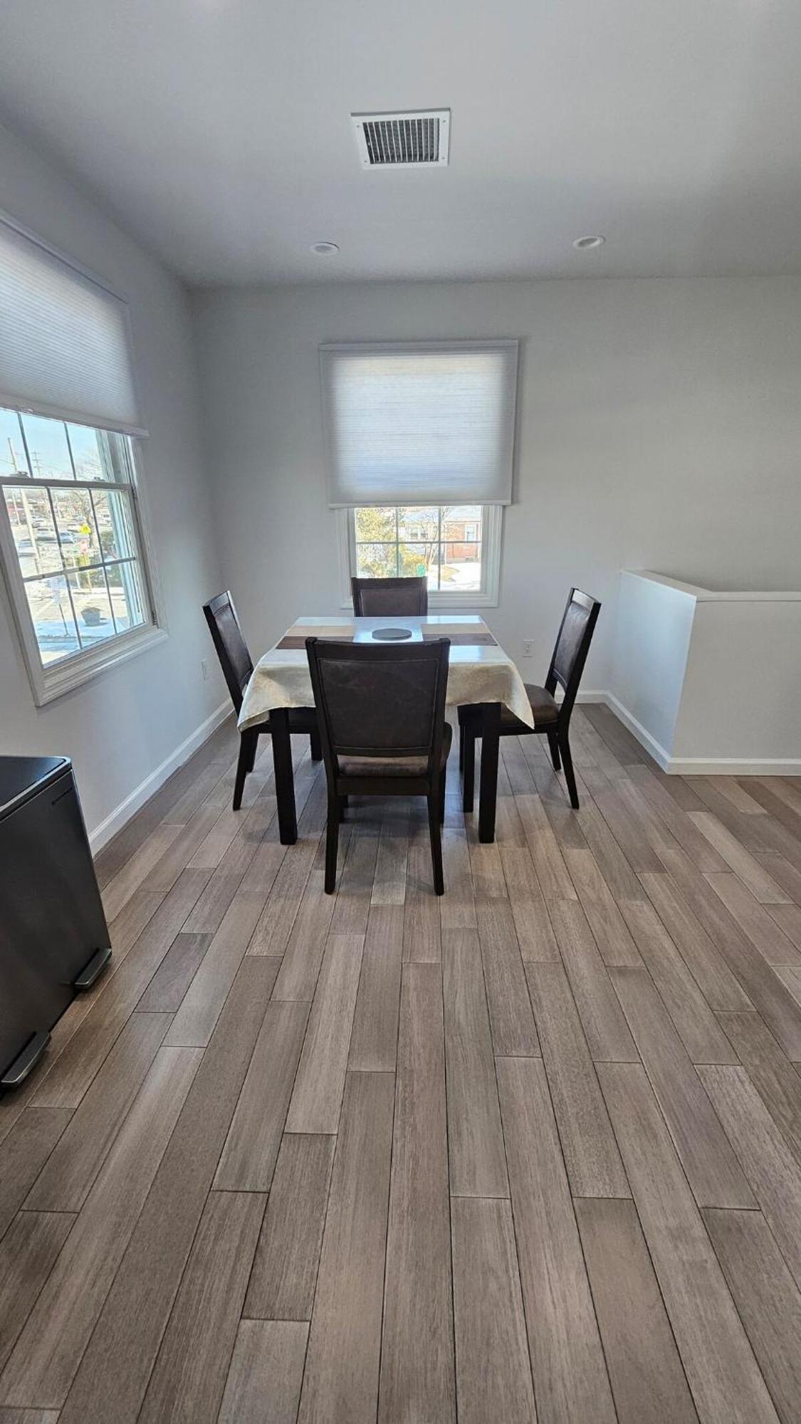 3 Bedroom Renovated Model House New York Bagian luar foto
